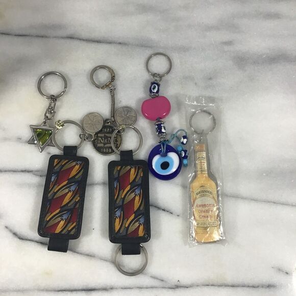 Six (6) Keychains In Various Styles Including Evil Eye, Star Of David, Etc. - Picture 1 of 1